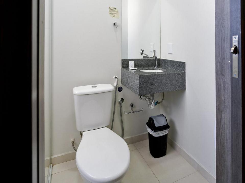 Hotel Valerim Itajai / Navegantes ภายนอก รูปภาพ