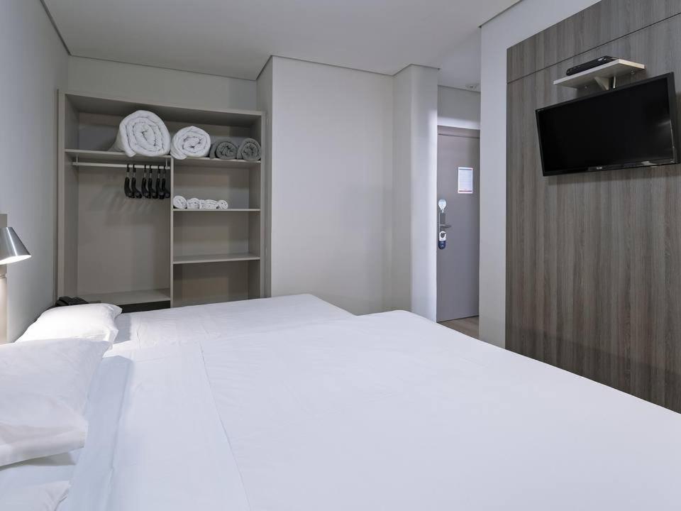 Hotel Valerim Itajai / Navegantes ภายนอก รูปภาพ