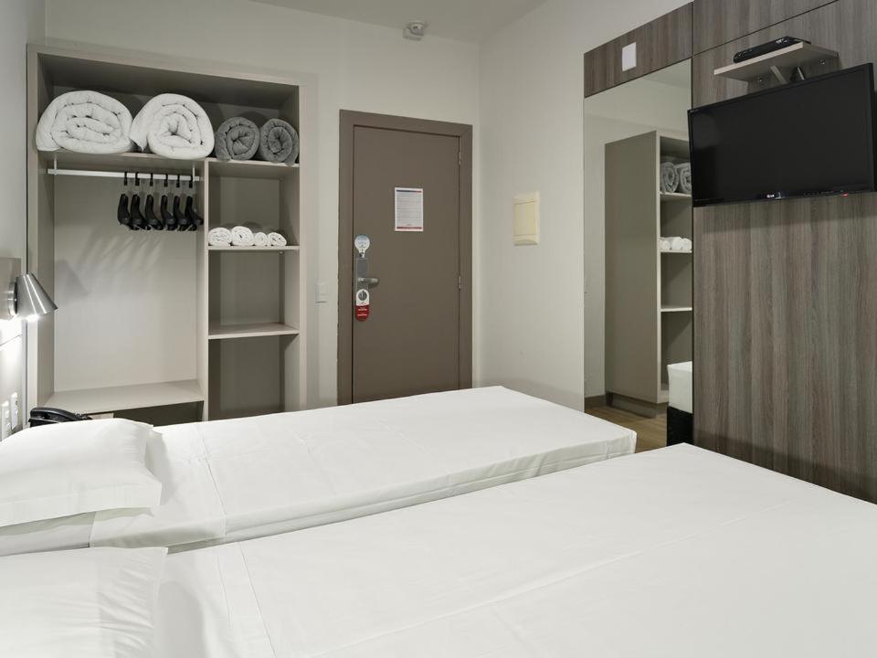 Hotel Valerim Itajai / Navegantes ภายนอก รูปภาพ
