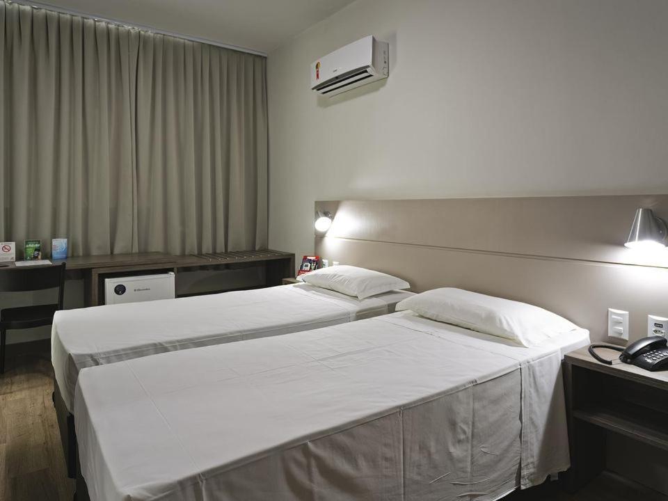 Hotel Valerim Itajai / Navegantes ภายนอก รูปภาพ