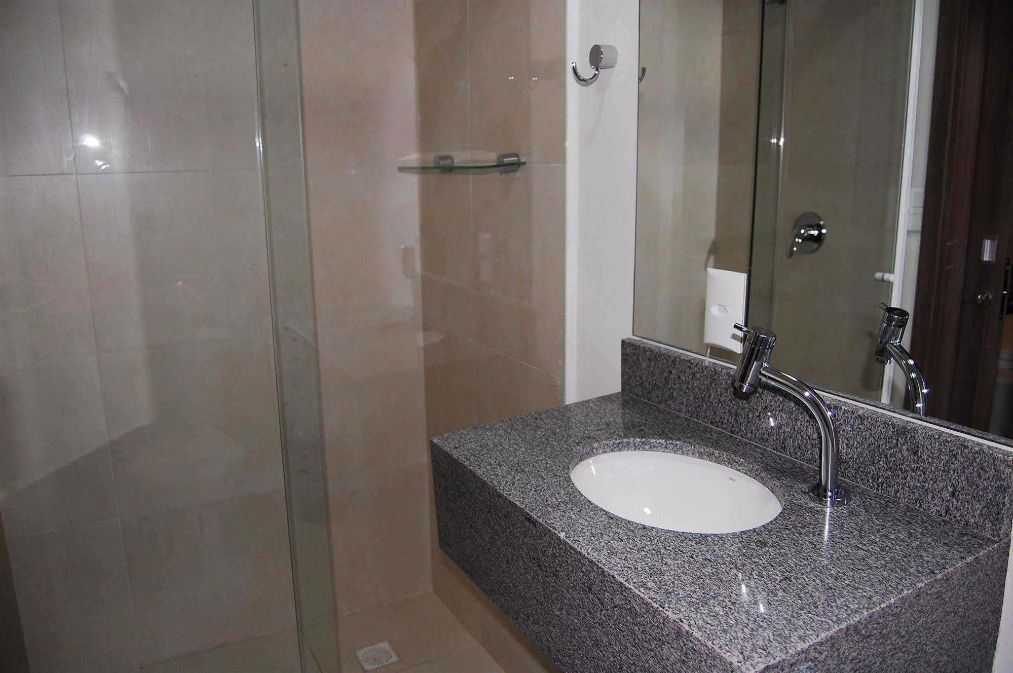 Hotel Valerim Itajai / Navegantes ภายนอก รูปภาพ