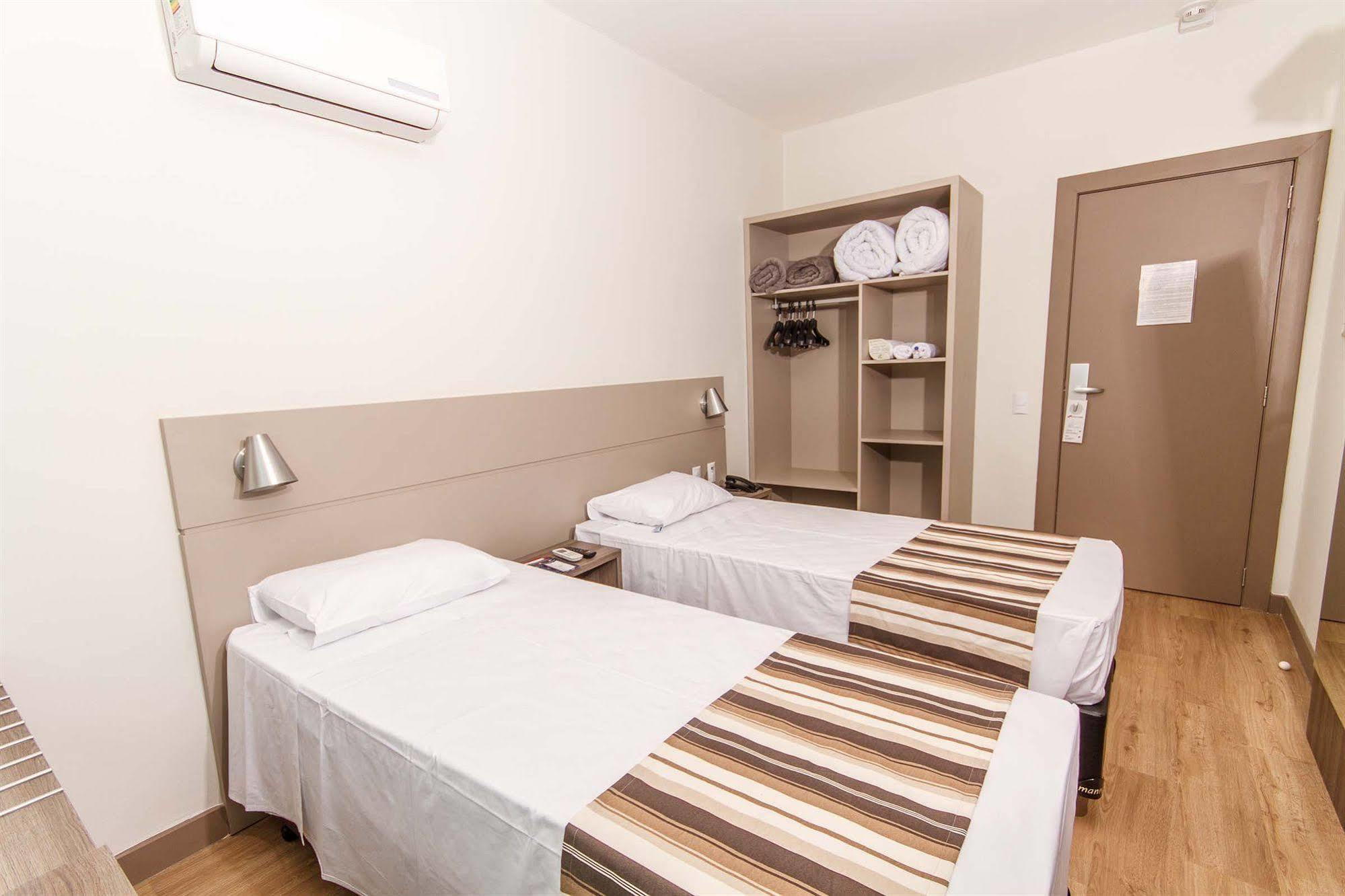 Hotel Valerim Itajai / Navegantes ภายนอก รูปภาพ
