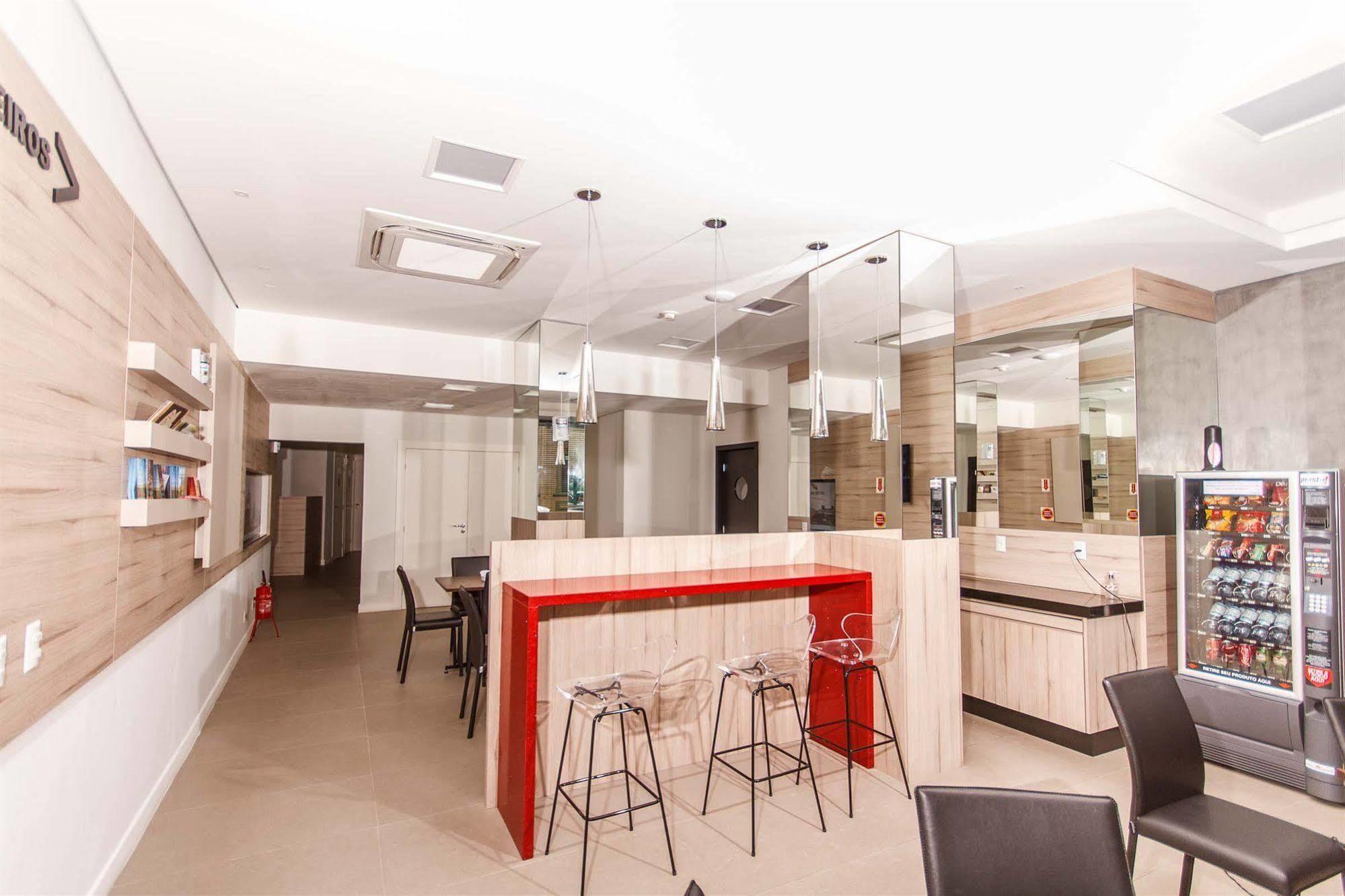 Hotel Valerim Itajai / Navegantes ภายนอก รูปภาพ