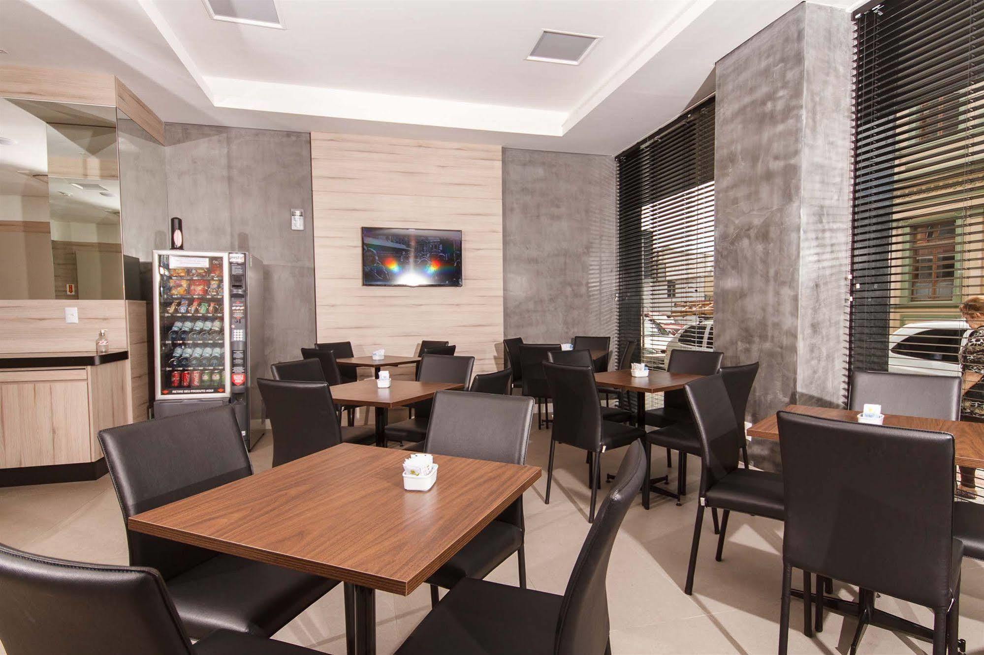 Hotel Valerim Itajai / Navegantes ภายนอก รูปภาพ